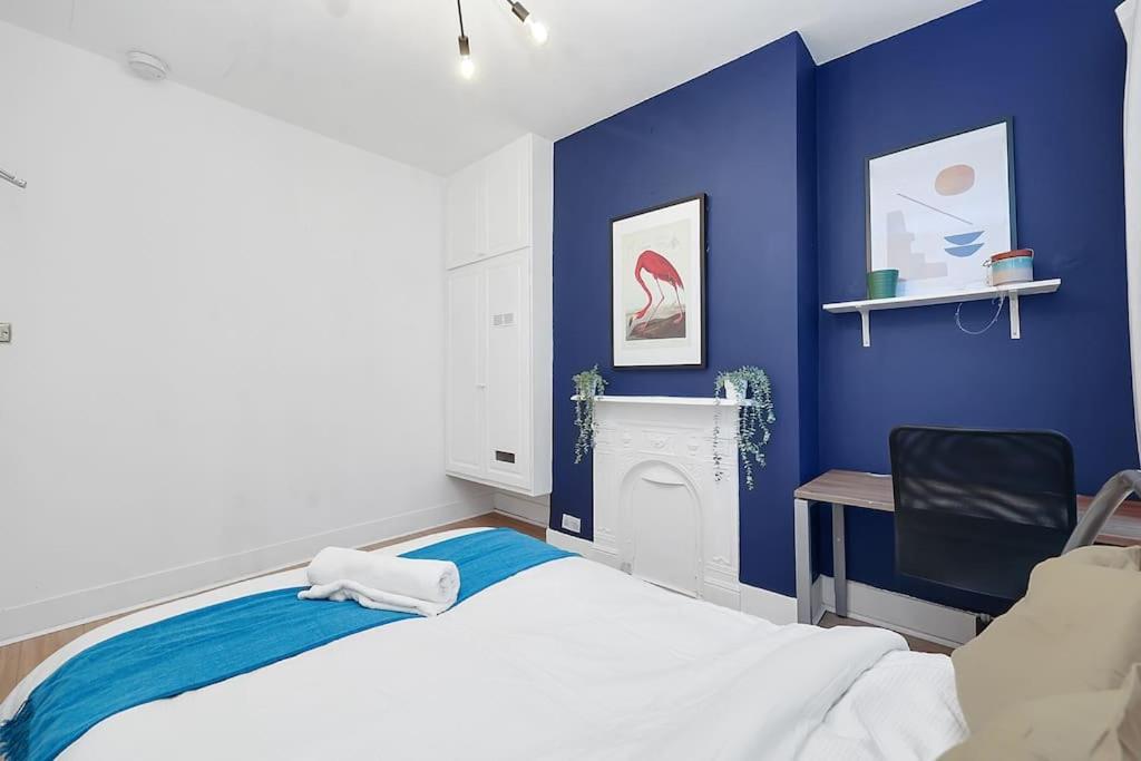 Enquires At The Panel By Harlington 8 Bed