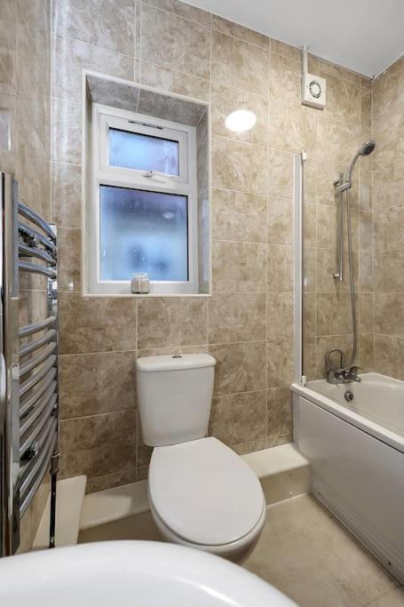 Enquires At The Panel By Harlington 8 Bed *