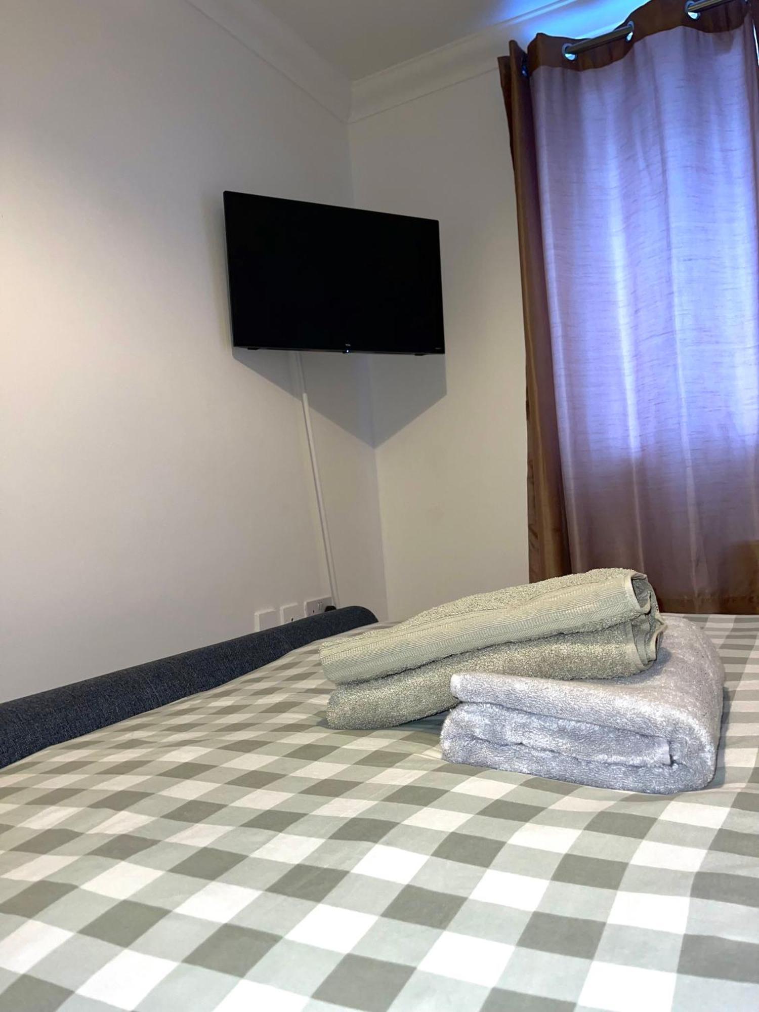 Forsyth Court - 2 Beds London