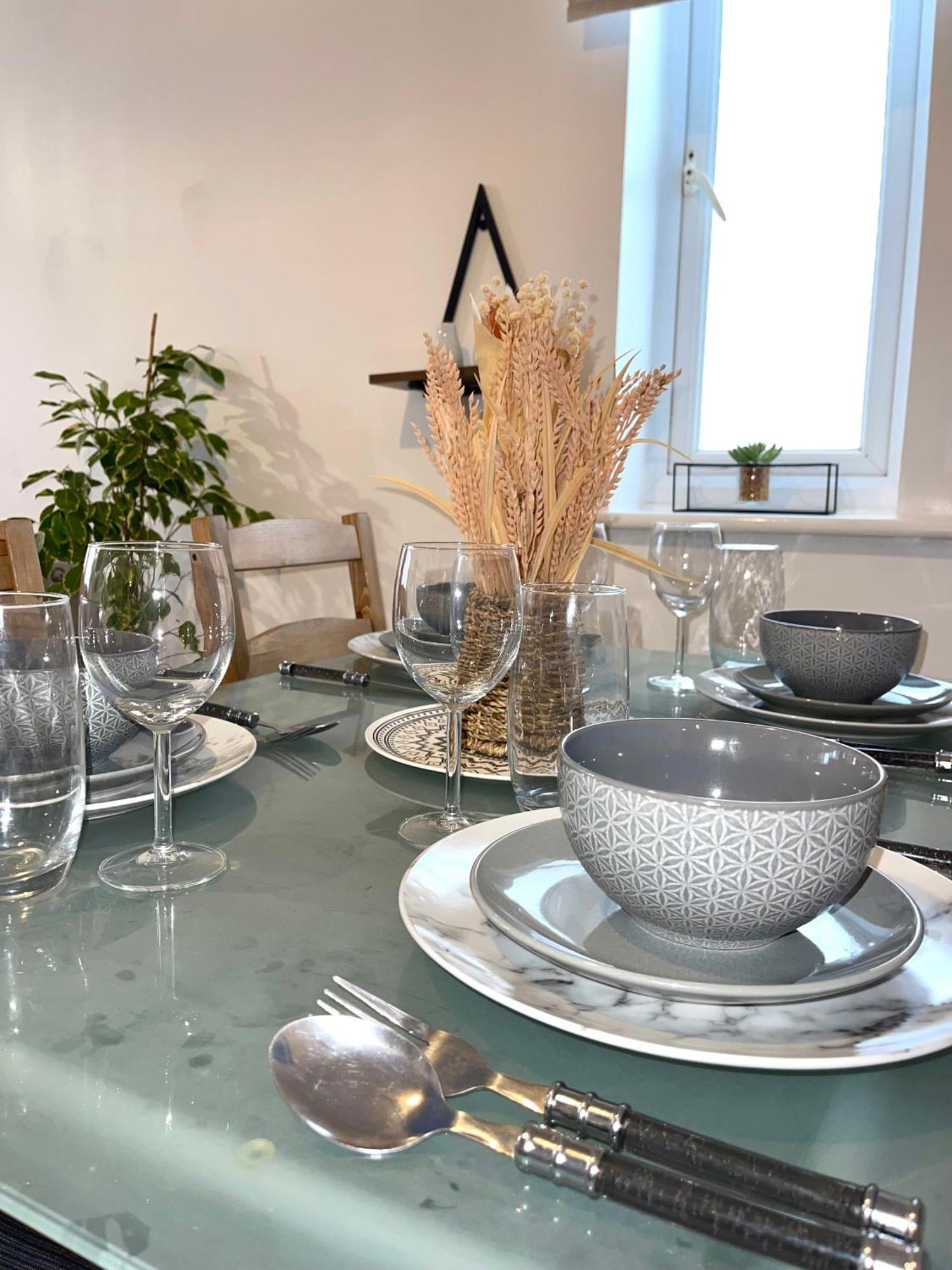 Forsyth Court - 2 Beds Apartment *