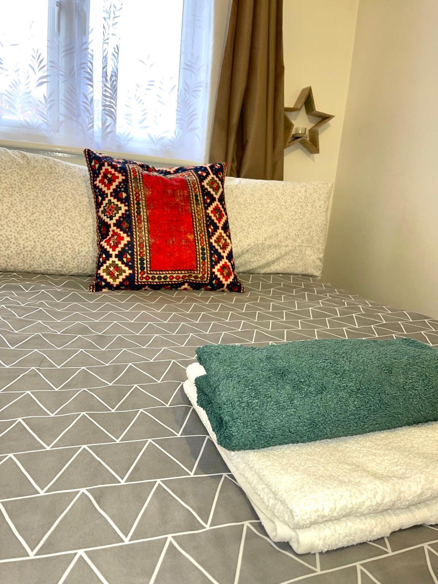 Forsyth Court - 2 Beds Apartment