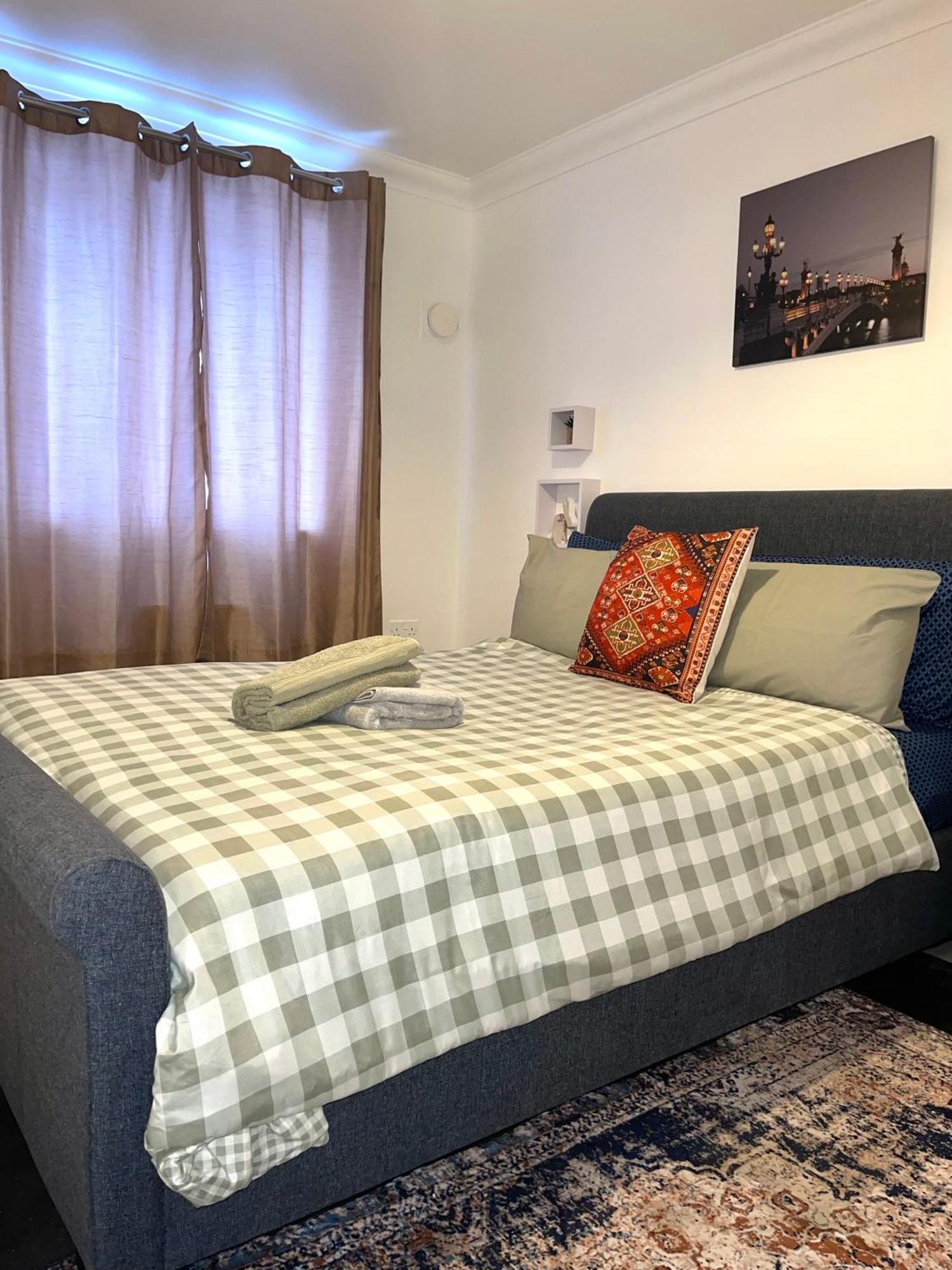Forsyth Court - 2 Beds Apartment London