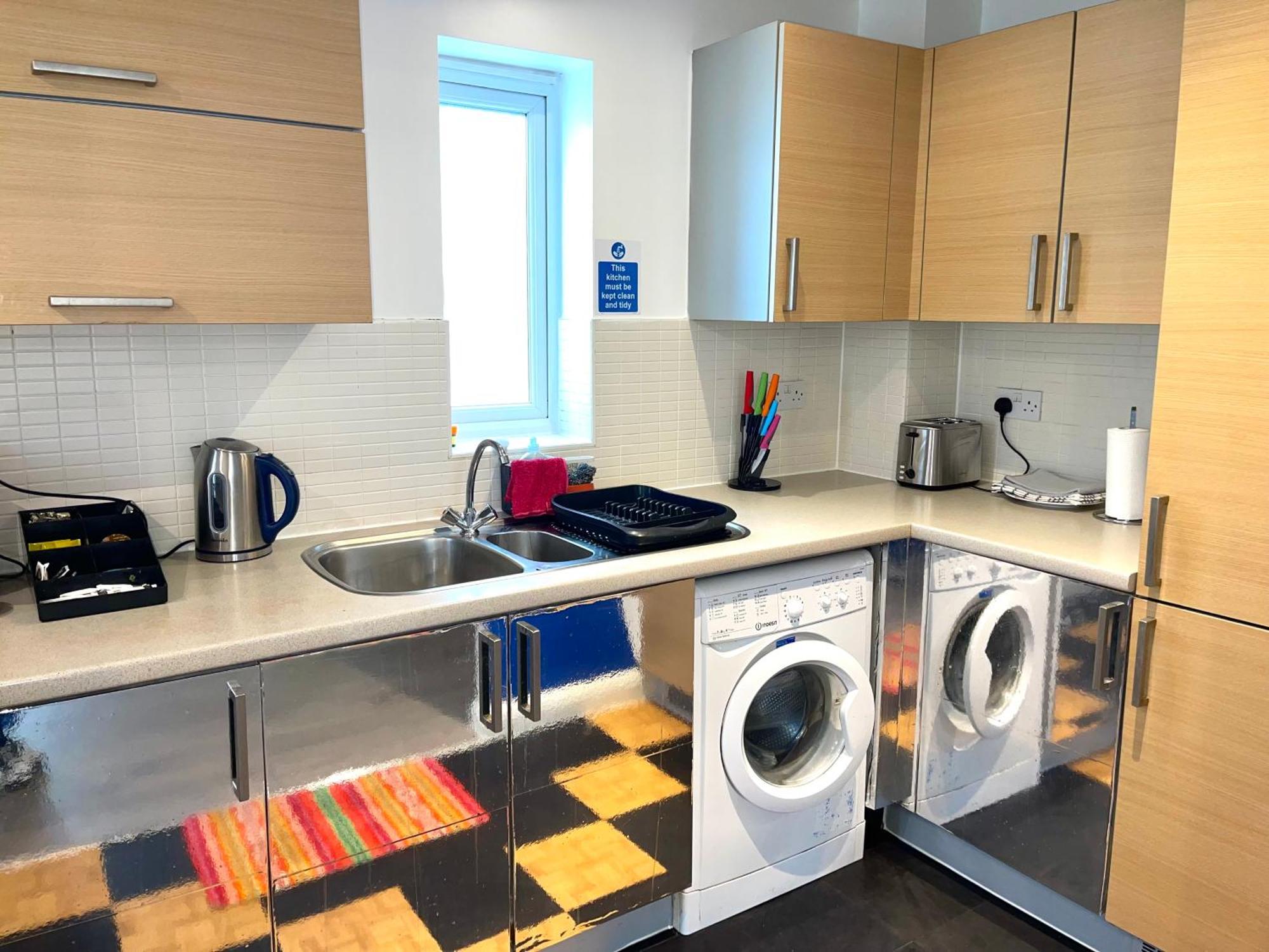 Forsyth Court - 2 Beds * London