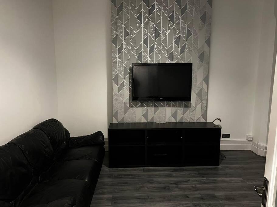 Holiday home A Beautiful Four Bedroom Family London