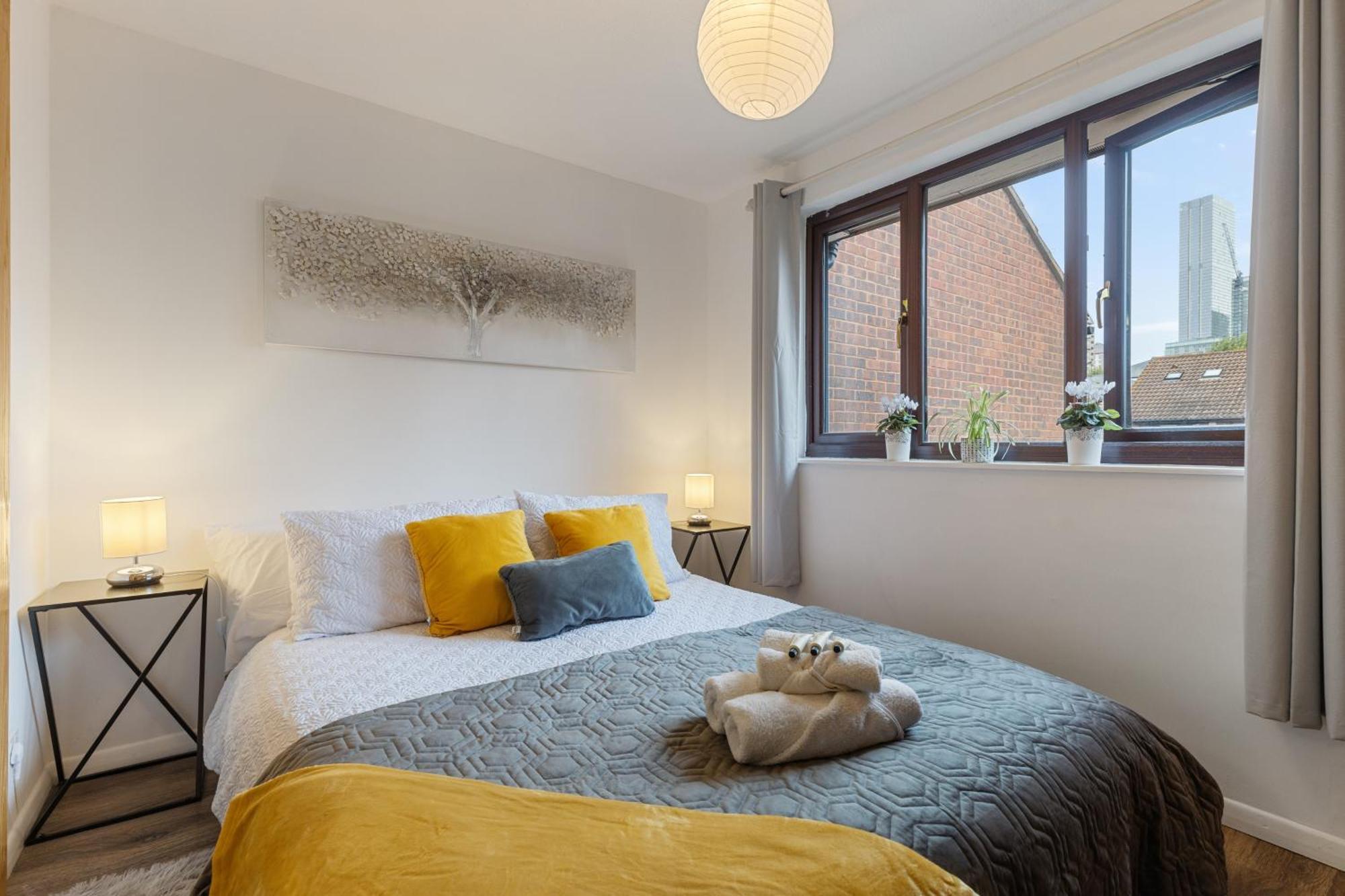 Short At Claire Place * London