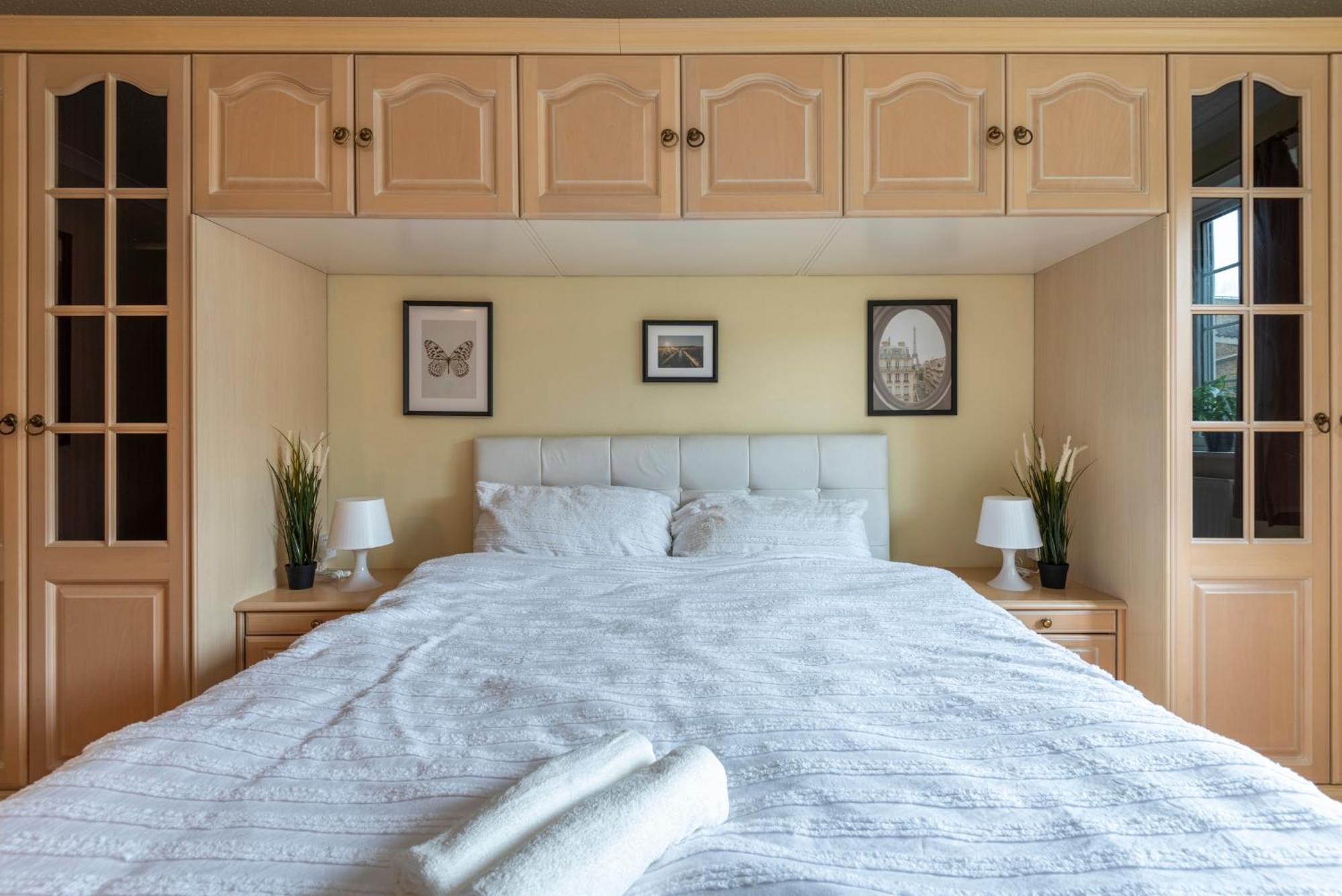 Spacious 3 Bedroom Whitechapel - 9 Mins From Tower Bridge With Free Parking & Garden Semesterbostad London