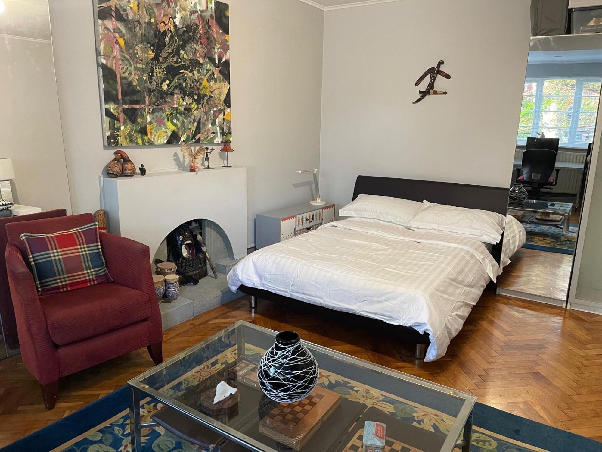 Gasthof Large Double Bedroom 10 Minutes To London