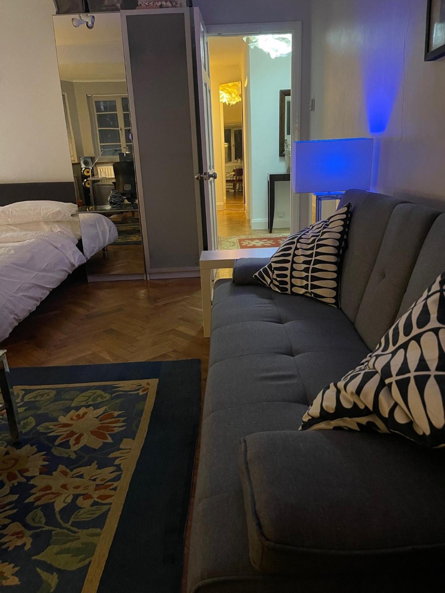 Gasthof Large Double Bedroom 10 Minutes To *
