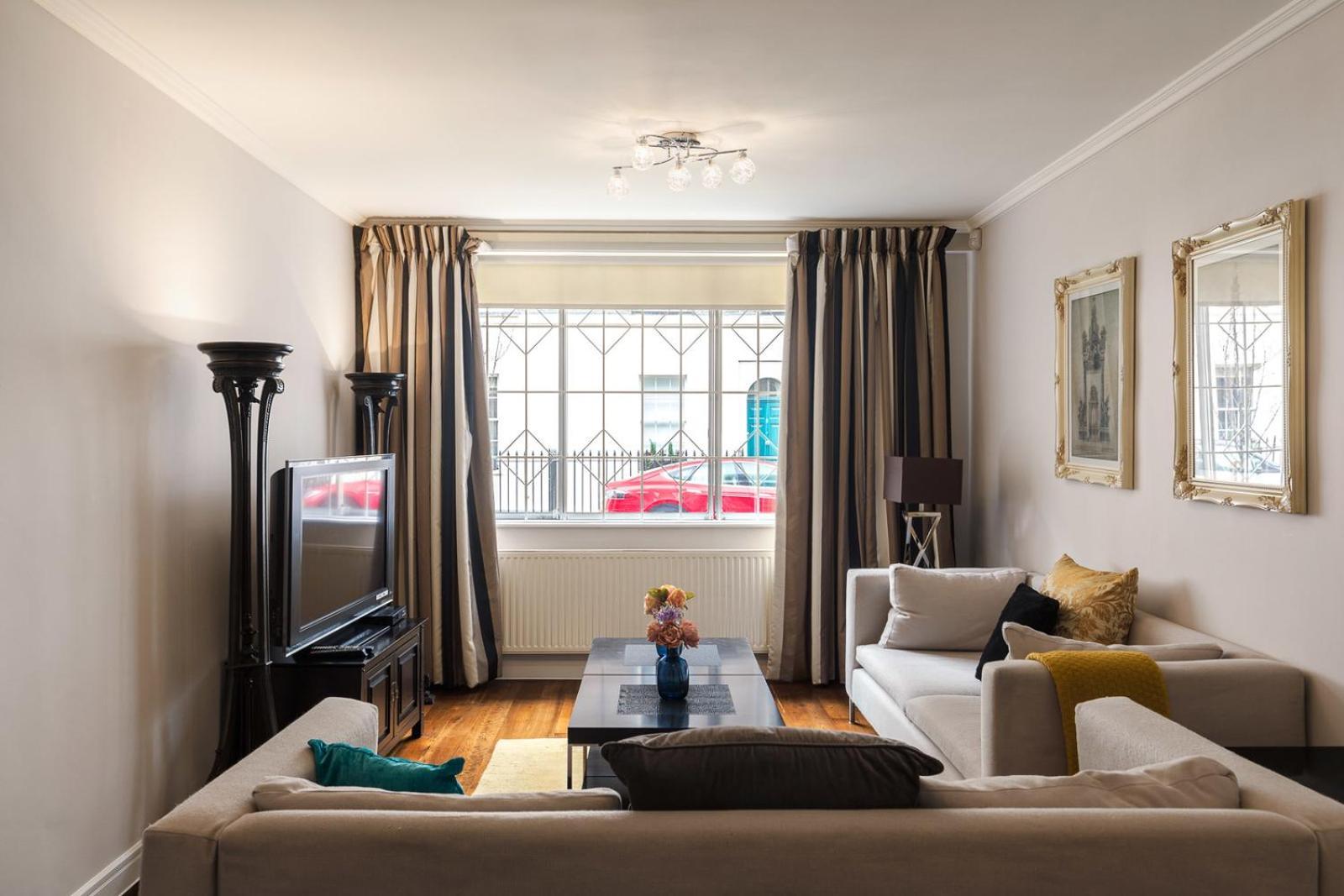 Picktheplace 3-bedroom Portman Square *