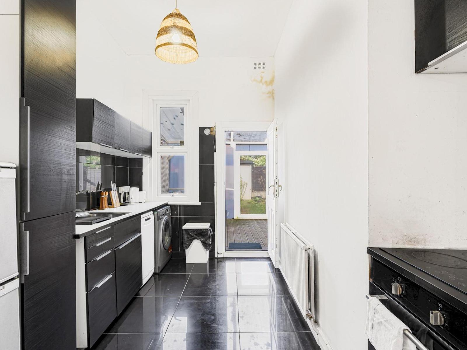 Leilighet Bright & Cozy East 1-bed Flat With Garden London