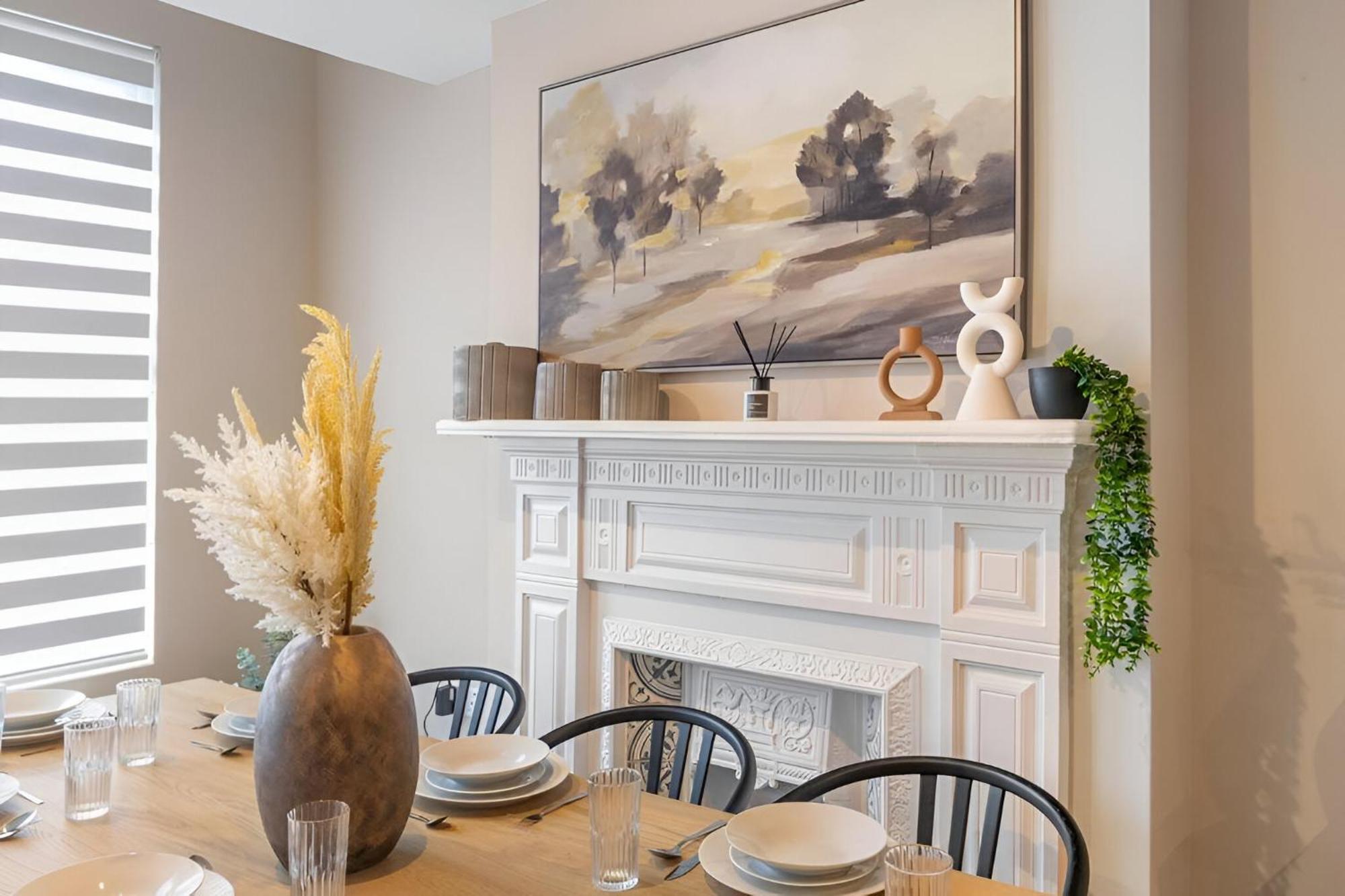 Earthy Elegance Stylish 4br For Urban Escapes * Londra