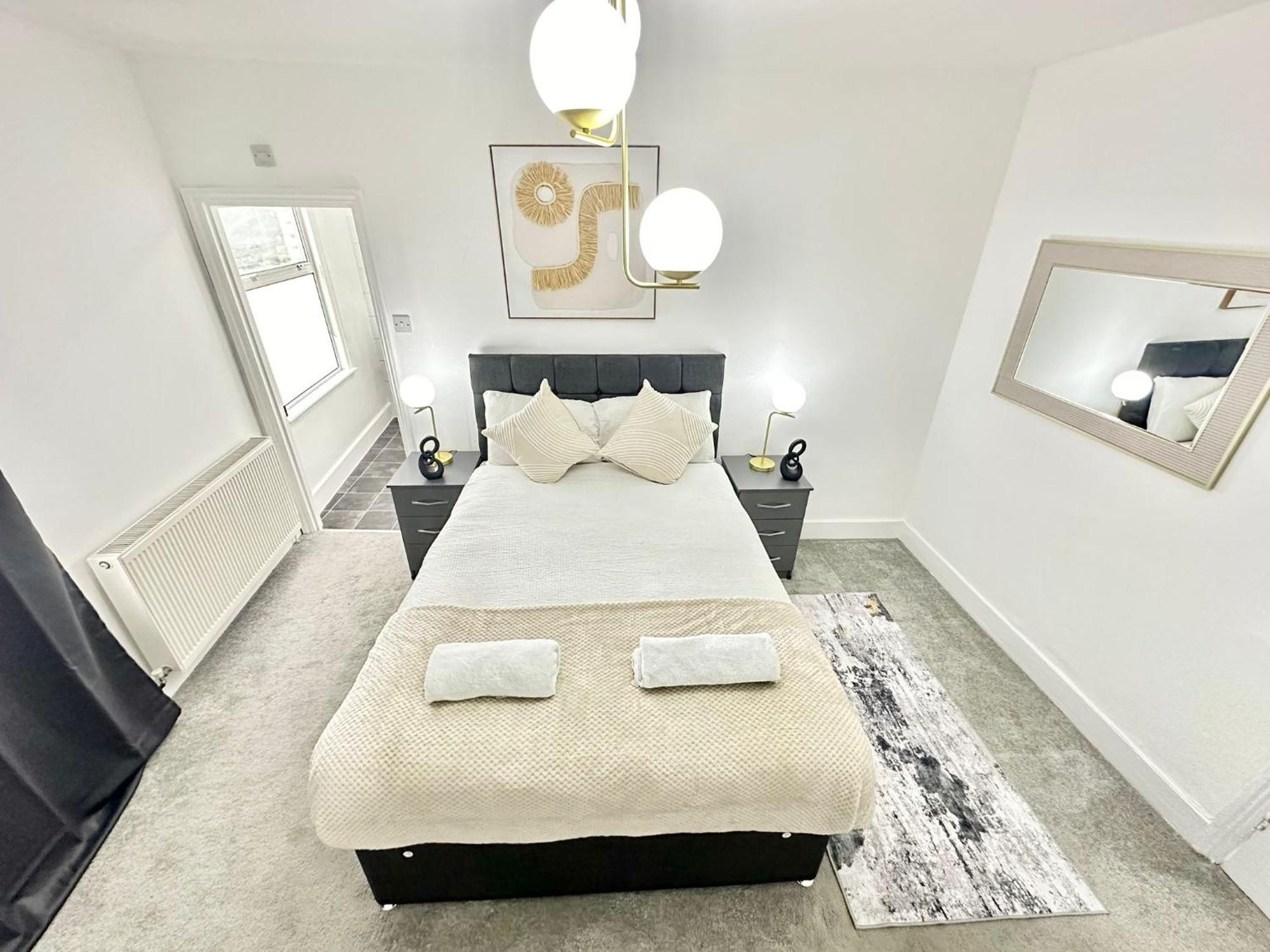 Central Two Bedroom Lejlighed *