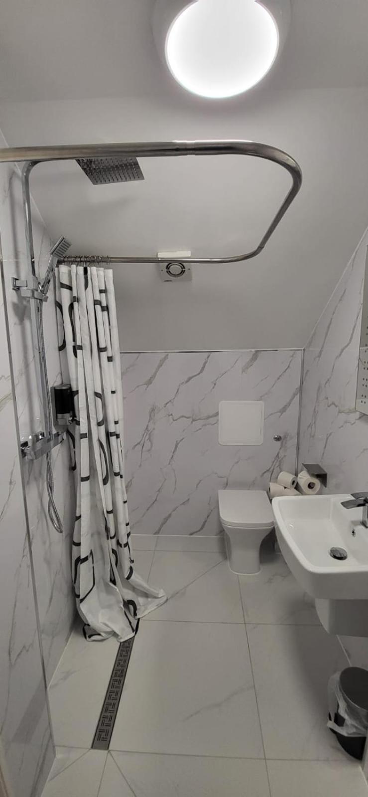 1 Bed, G-floor Close To O2, Excel And Airport *