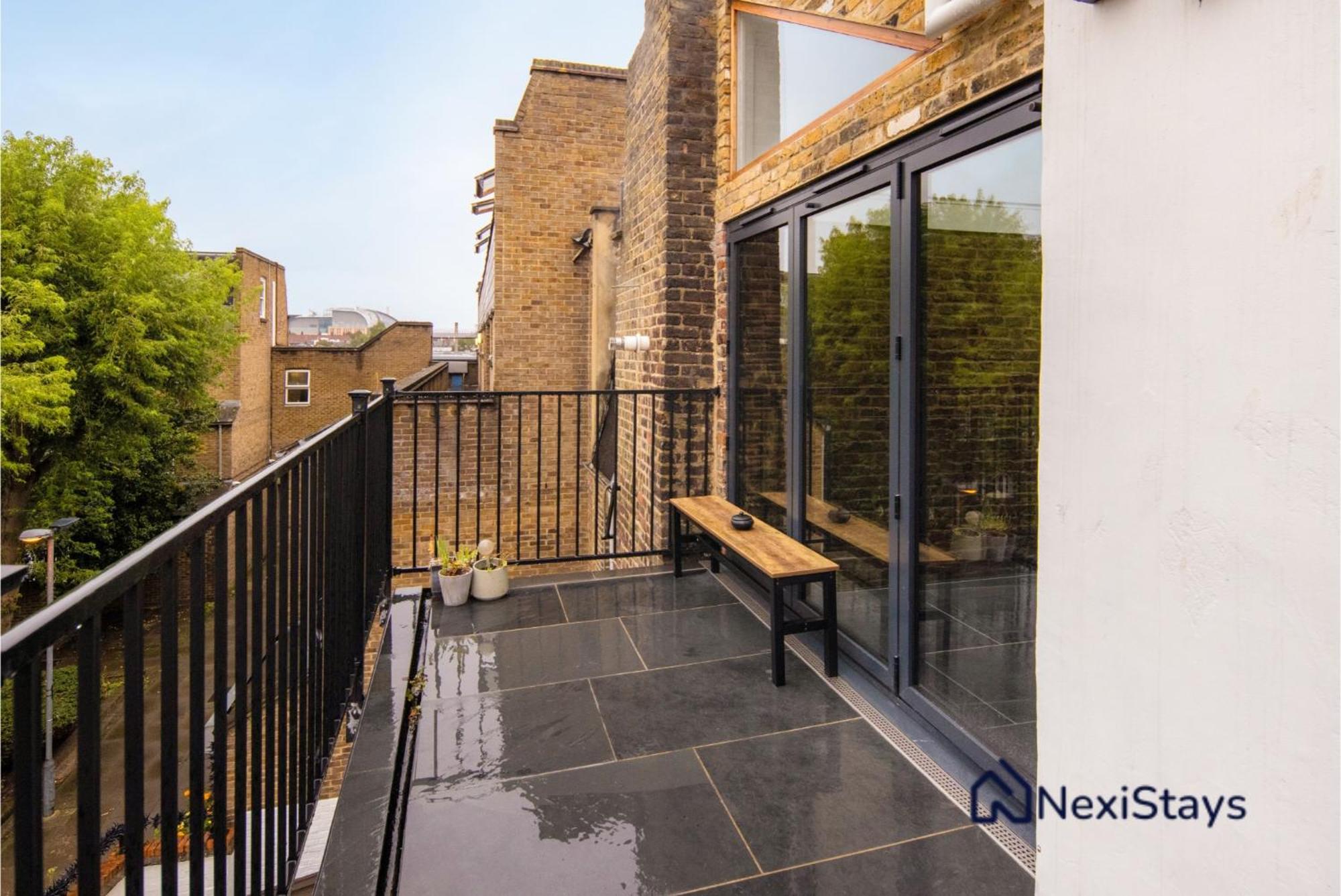 1 Min Walk To Euston Station, Modern Townhouse Lejlighed London