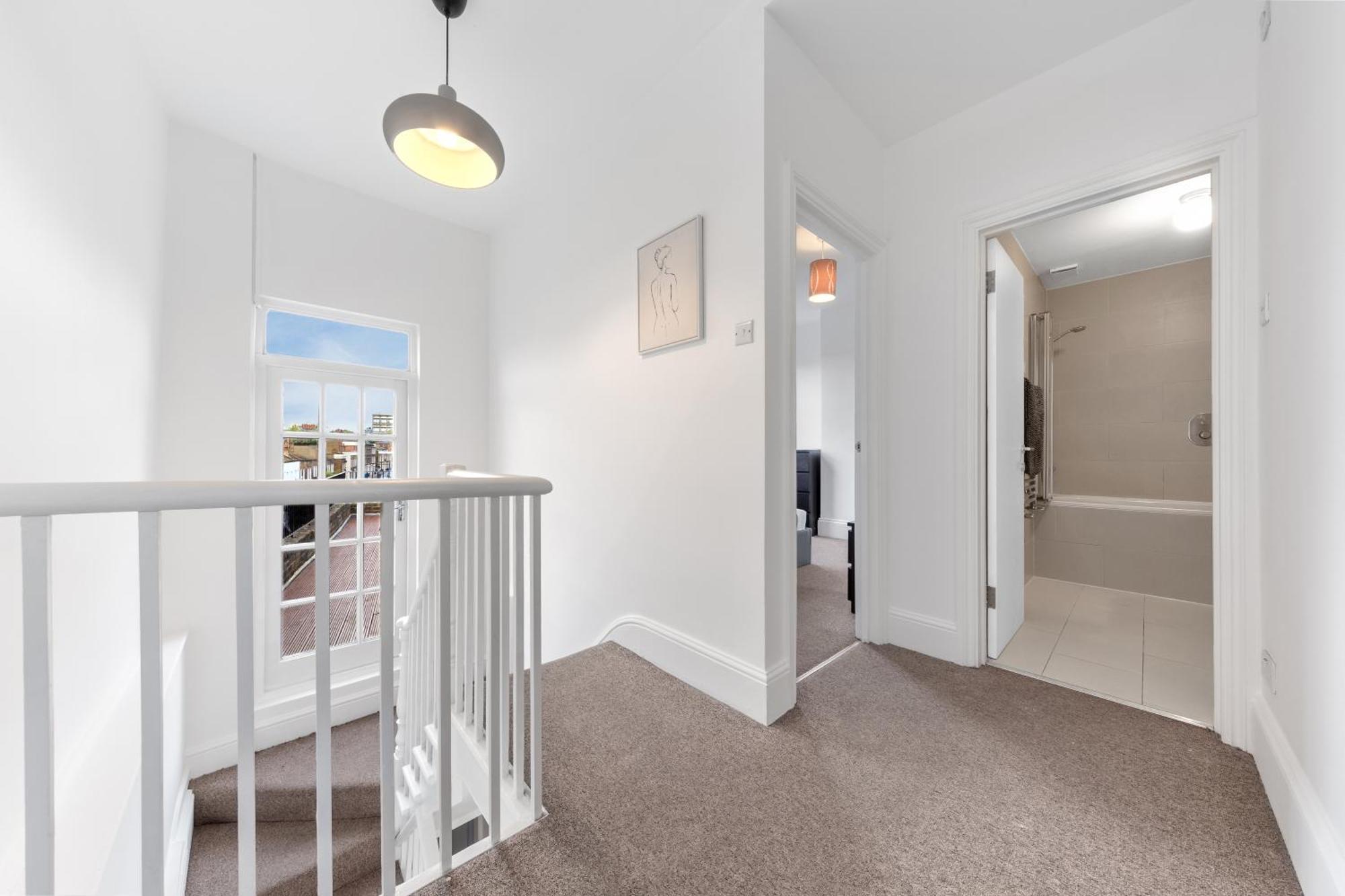 Luxury 4 Bedroom Flat With Stunning Shard View From Terrace In London! Next To Station, Sleeps 9 Apartment London