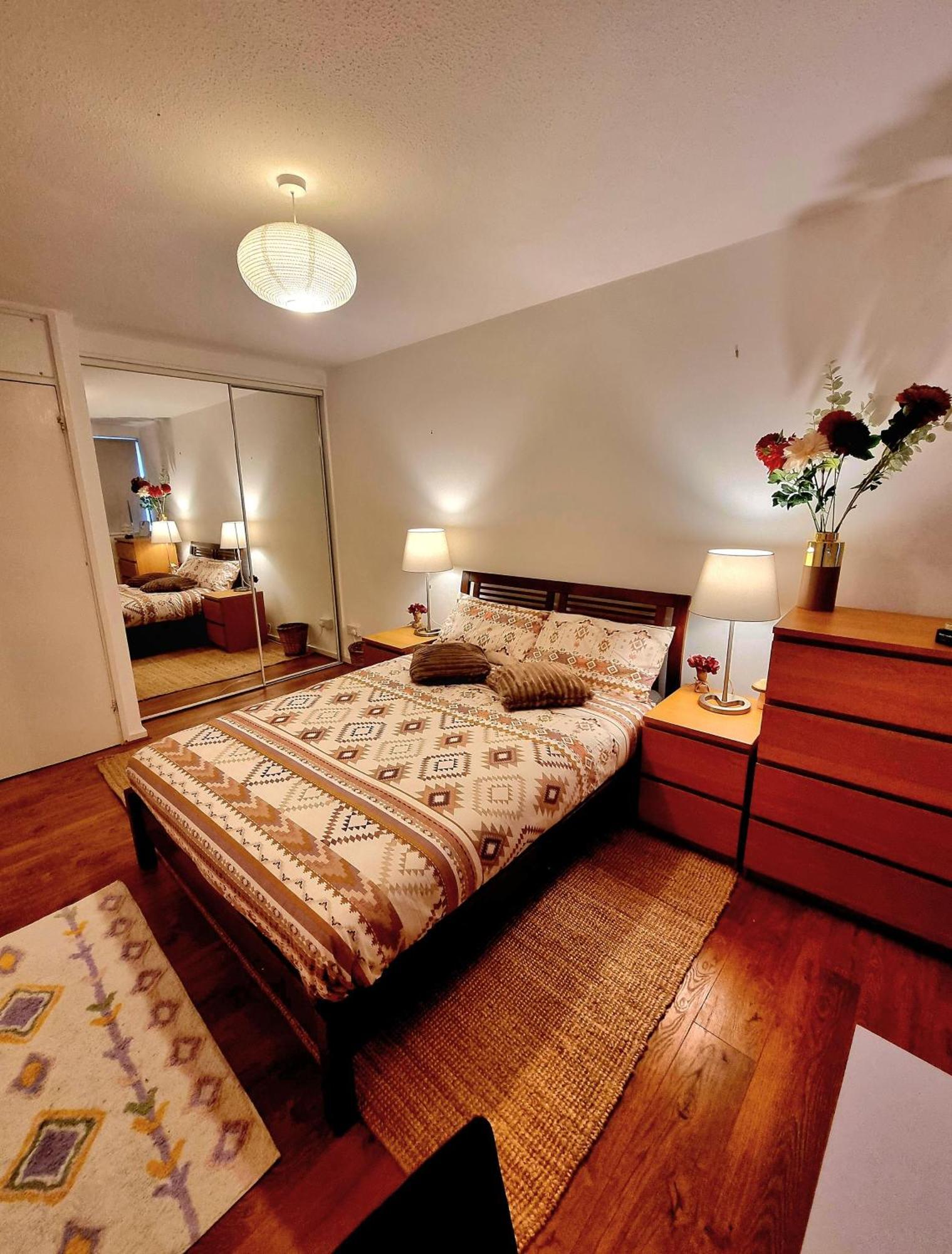 Ferienhaus Charming 4 Bedroom Duplex With Private Entrance *