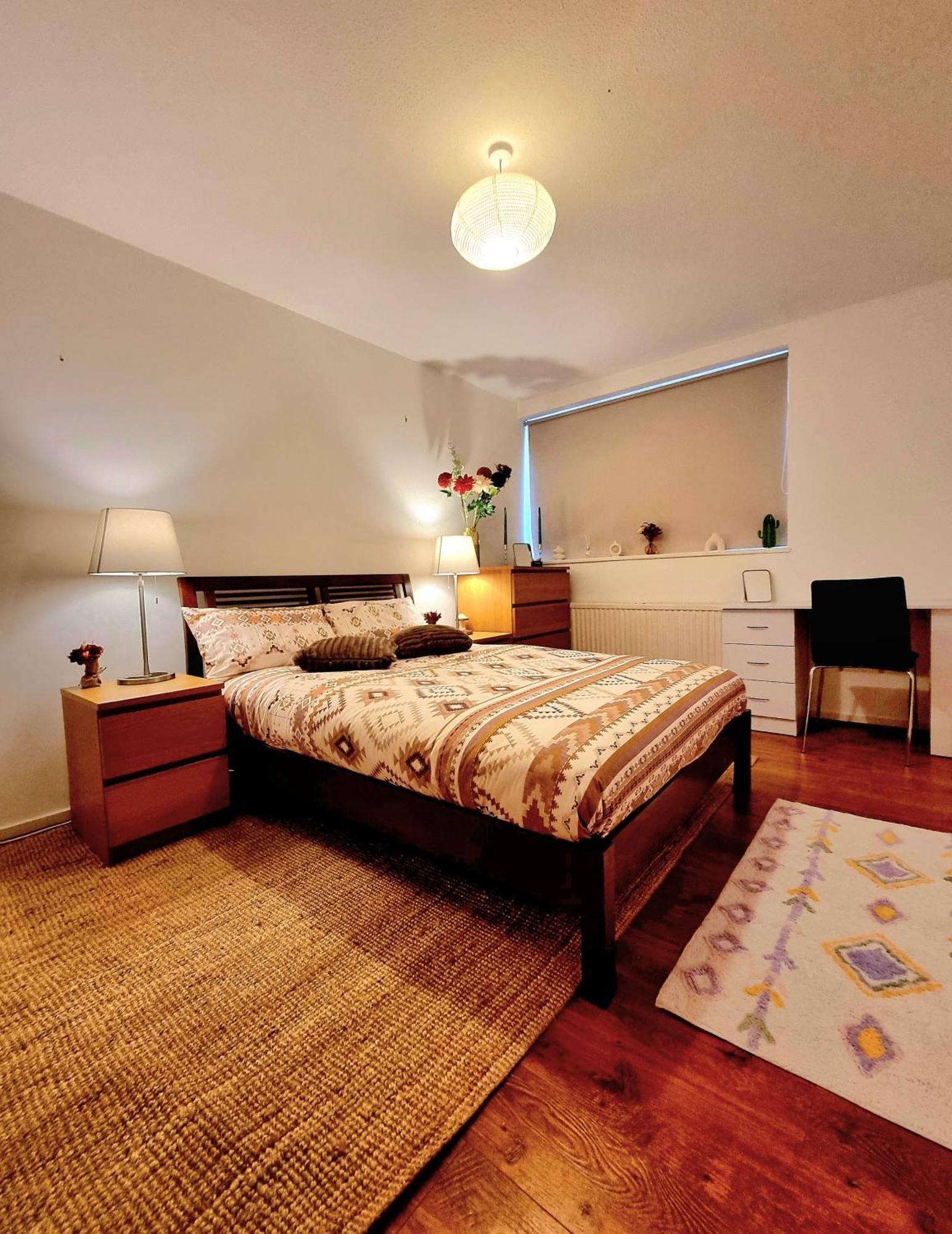 Charming 4 Bedroom Duplex With Private Entrance Ferienhaus