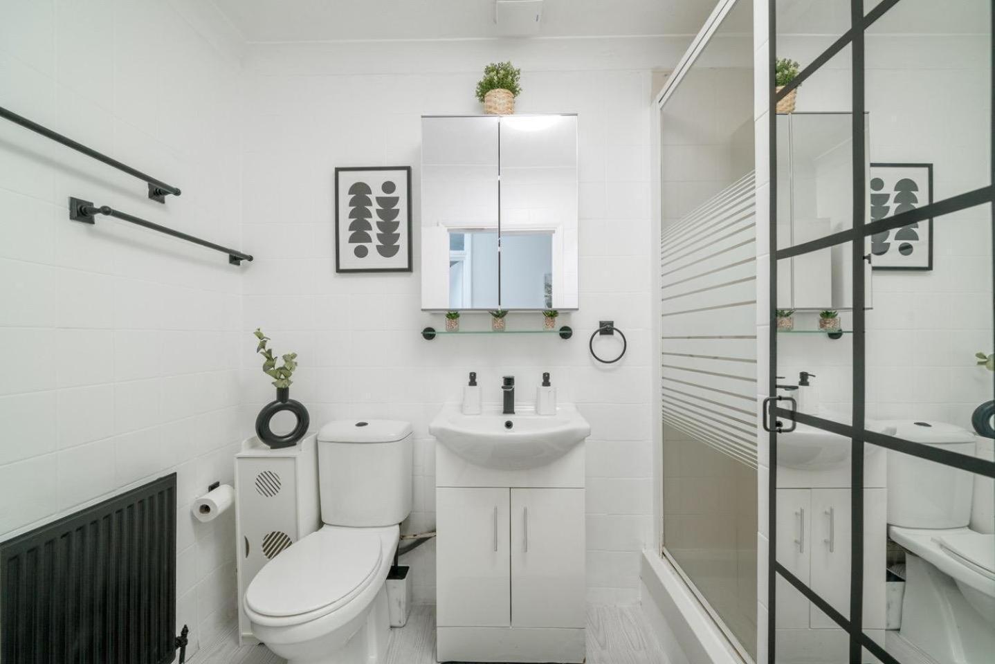 Charming Near Edith Grove Appartement