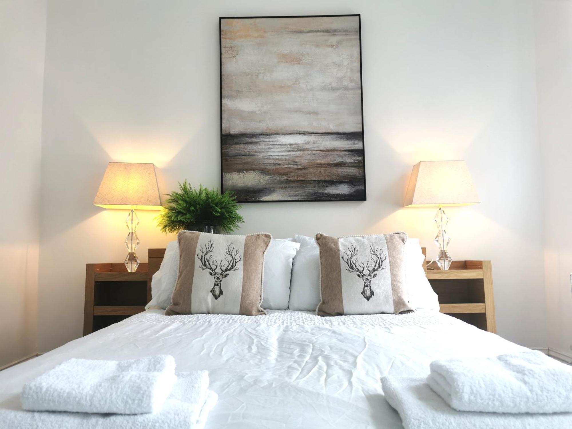No 10 Spacious 2-bedroom House In Stratford With Parking For Up To Six Hébergement de vacances *
