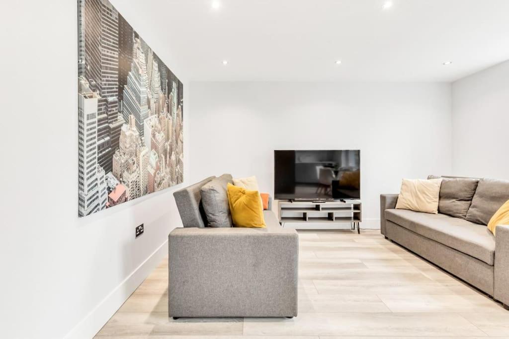 Apartment Lux St Johns Wood - Sleeps 7 London