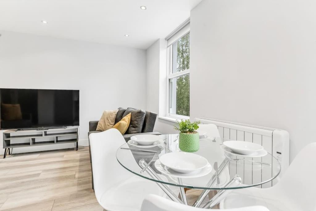 Lux St Johns Wood - Sleeps 7 Apartment