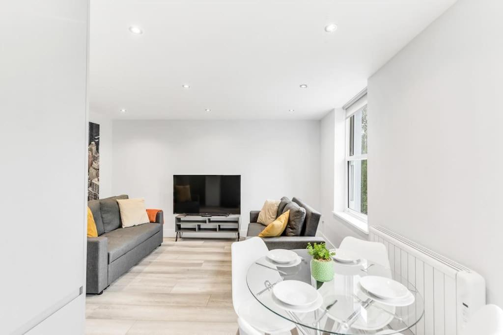 Apartment Lux St Johns Wood - Sleeps 7 London