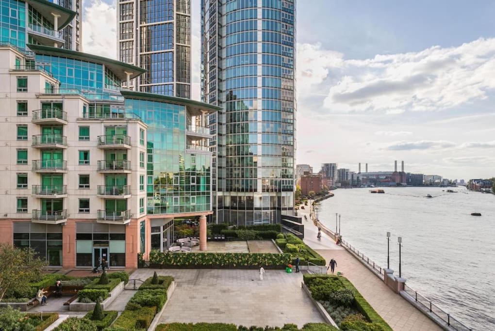 2 Bed Riverside Flat With Breath Taking Views Appartement