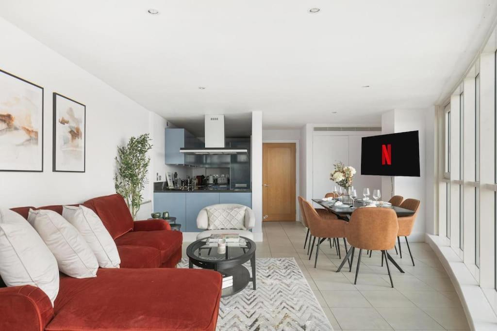 Appartement 2 Bed Riverside Flat With Breath Taking Views *