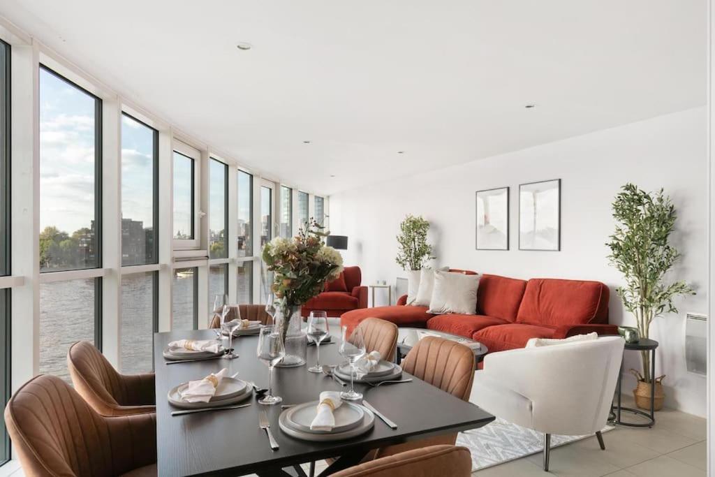 Appartement 2 Bed Riverside Flat With Breath Taking Views