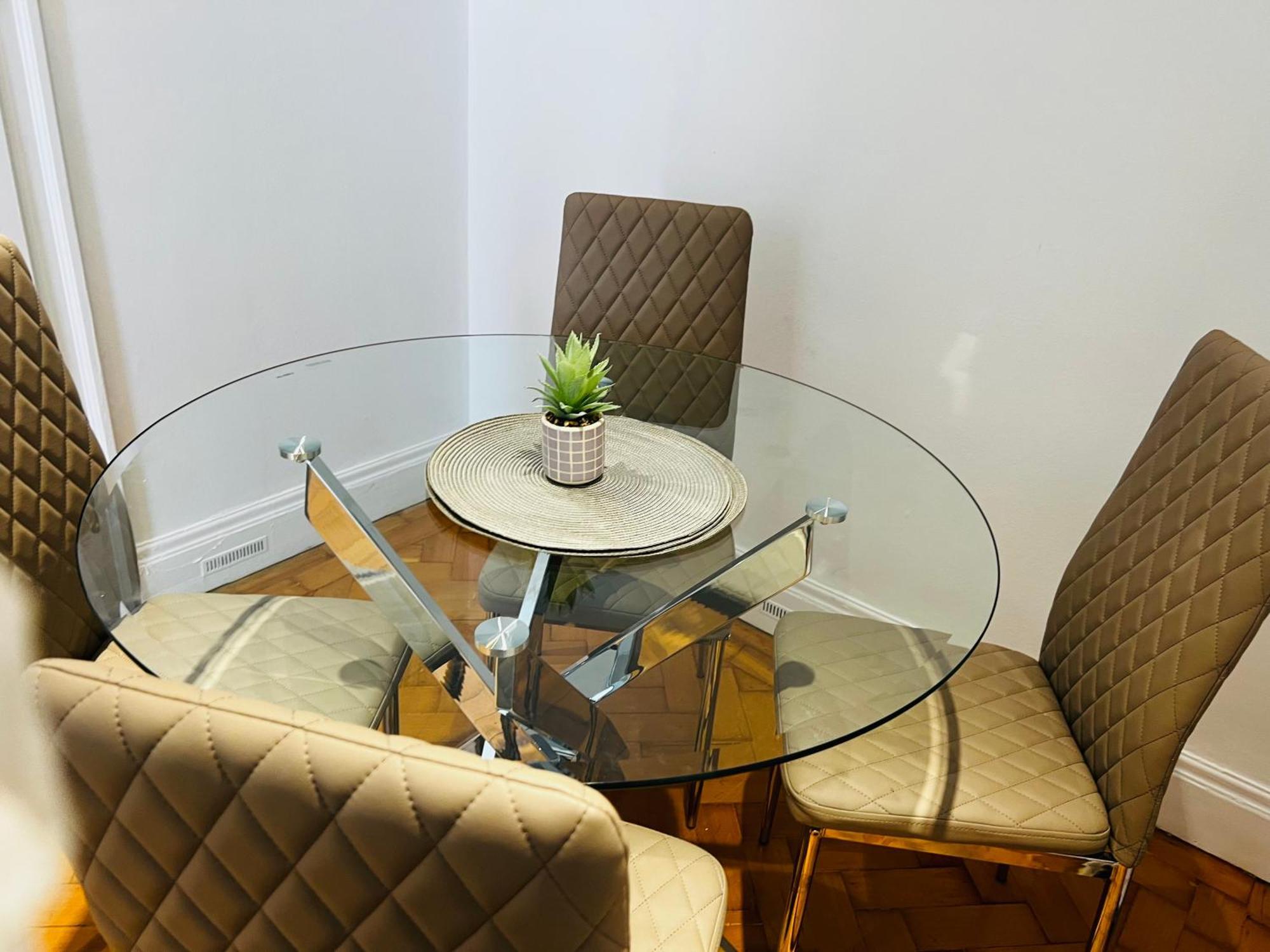 Lovely Apartment- Long Stayer Welcome Leilighet *