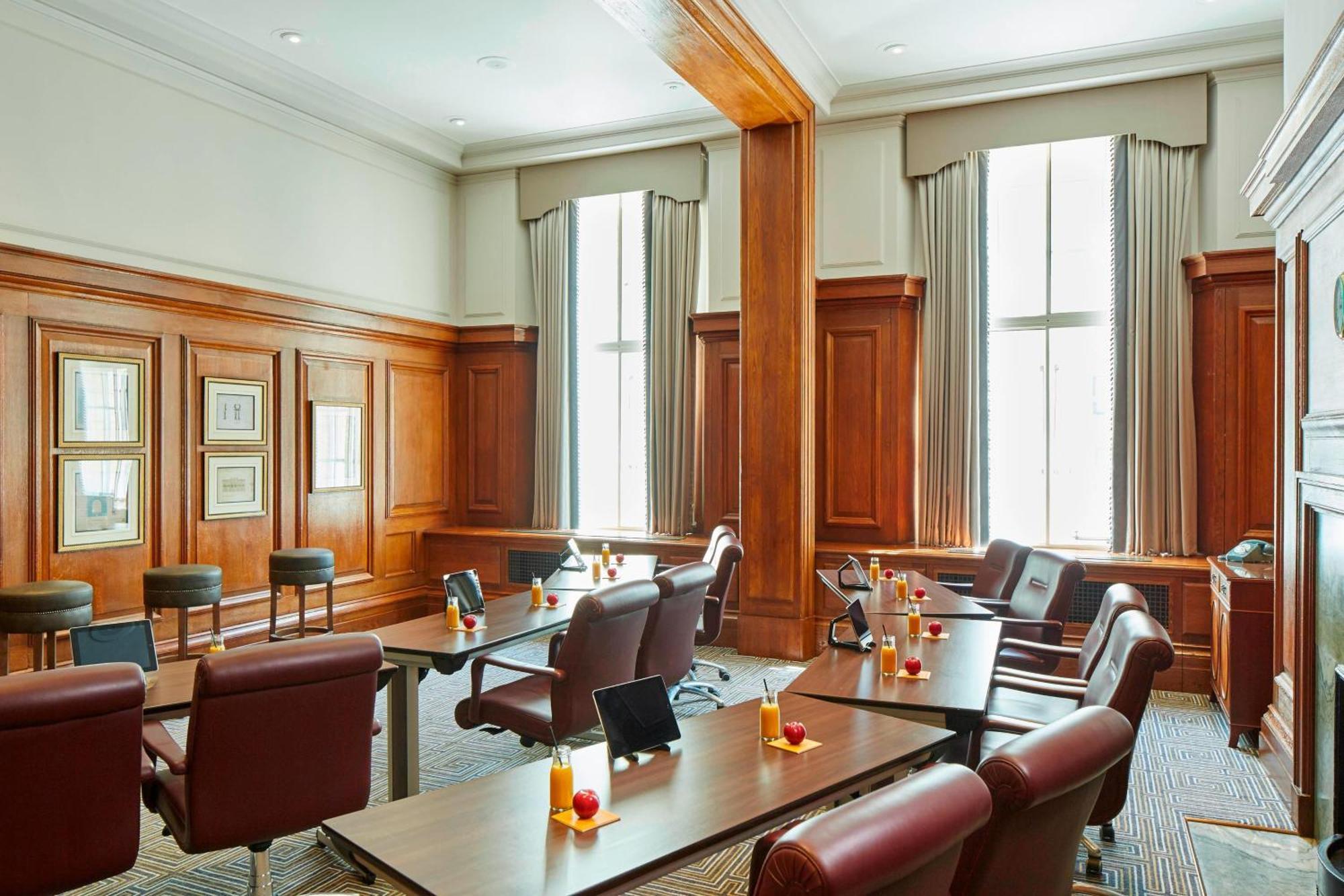 Marriott County Hall 5*