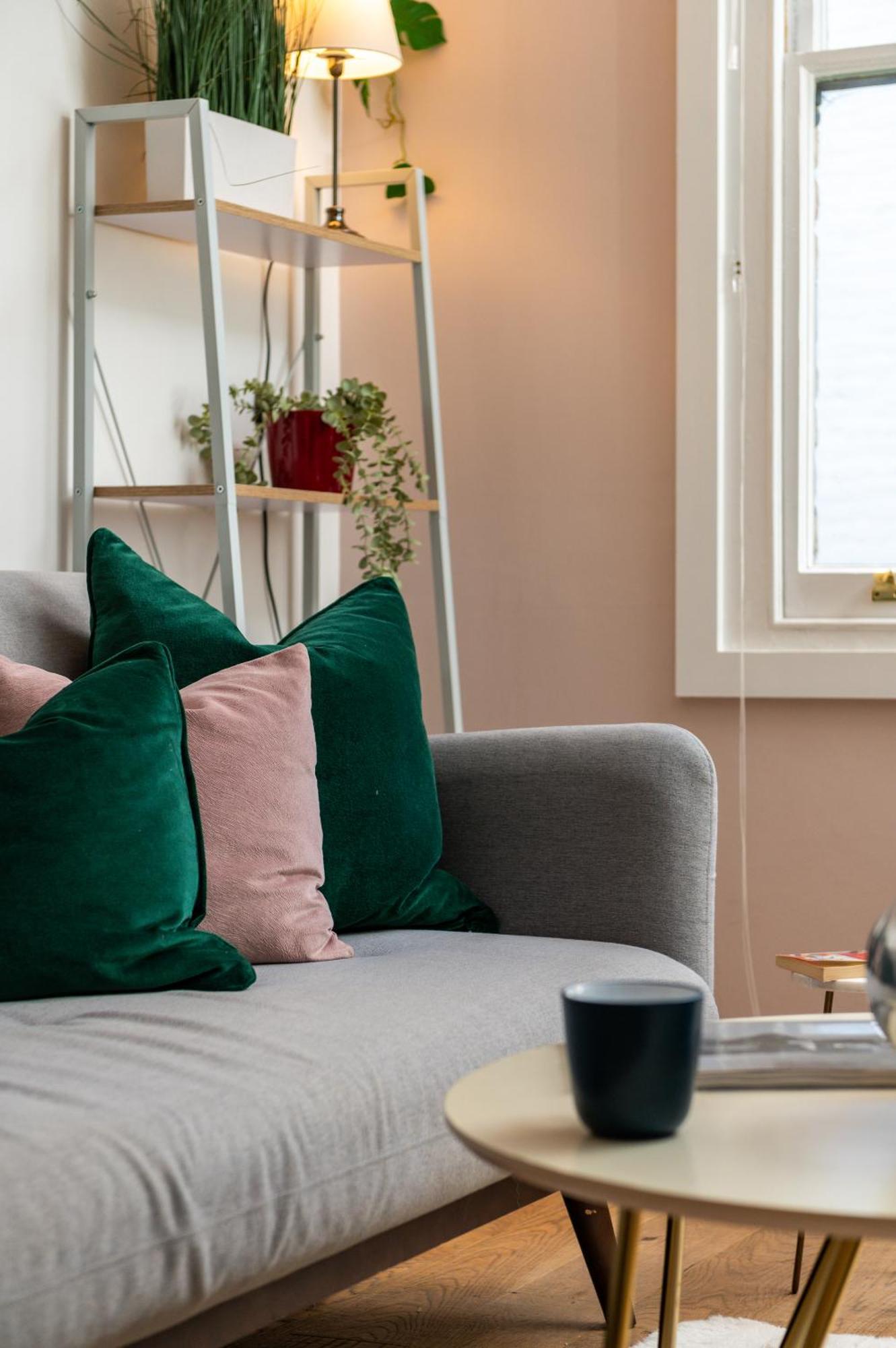 1br Stylish Flat By Hostarahomes, Near Liverpool Street, Prime Location, Sleeps Up To 4 Londen