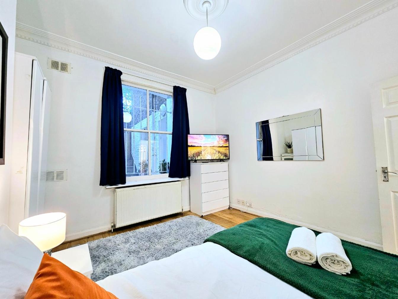 Apartment Spacious & Cosy 2 Bedroom 2 Sofa-beds With Private Entrance And Back Patio, 3 Min Walk To Earl's Court Station