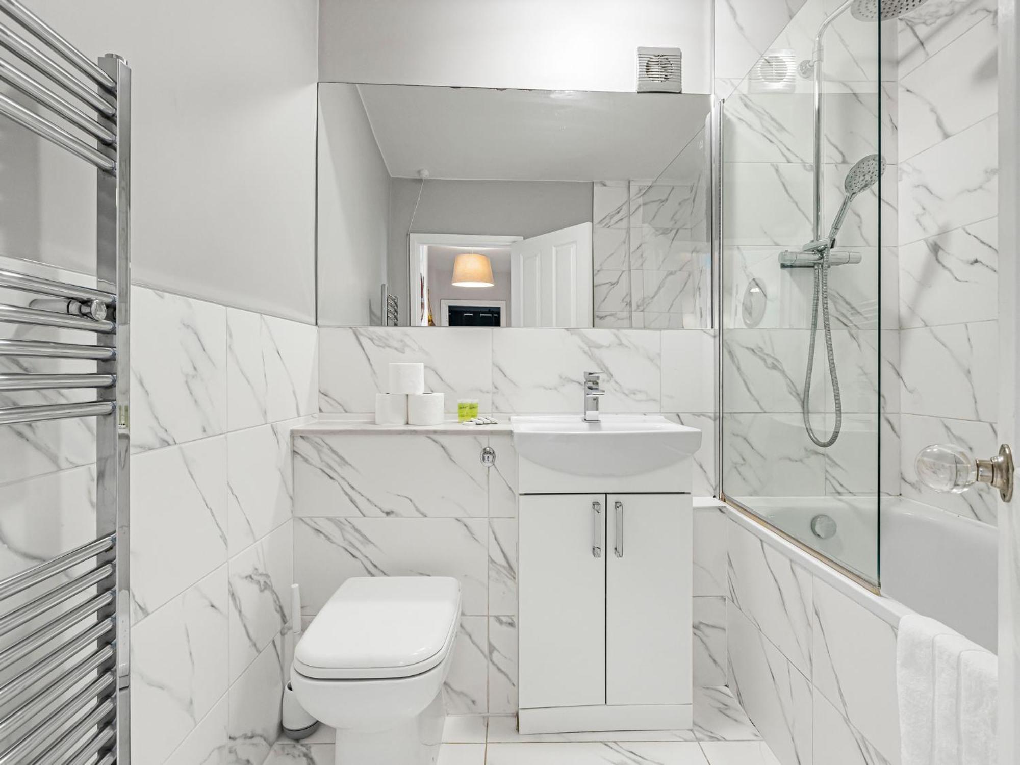 Pass The Keys - Stylish Flat With View In West Central Lägenhet *
