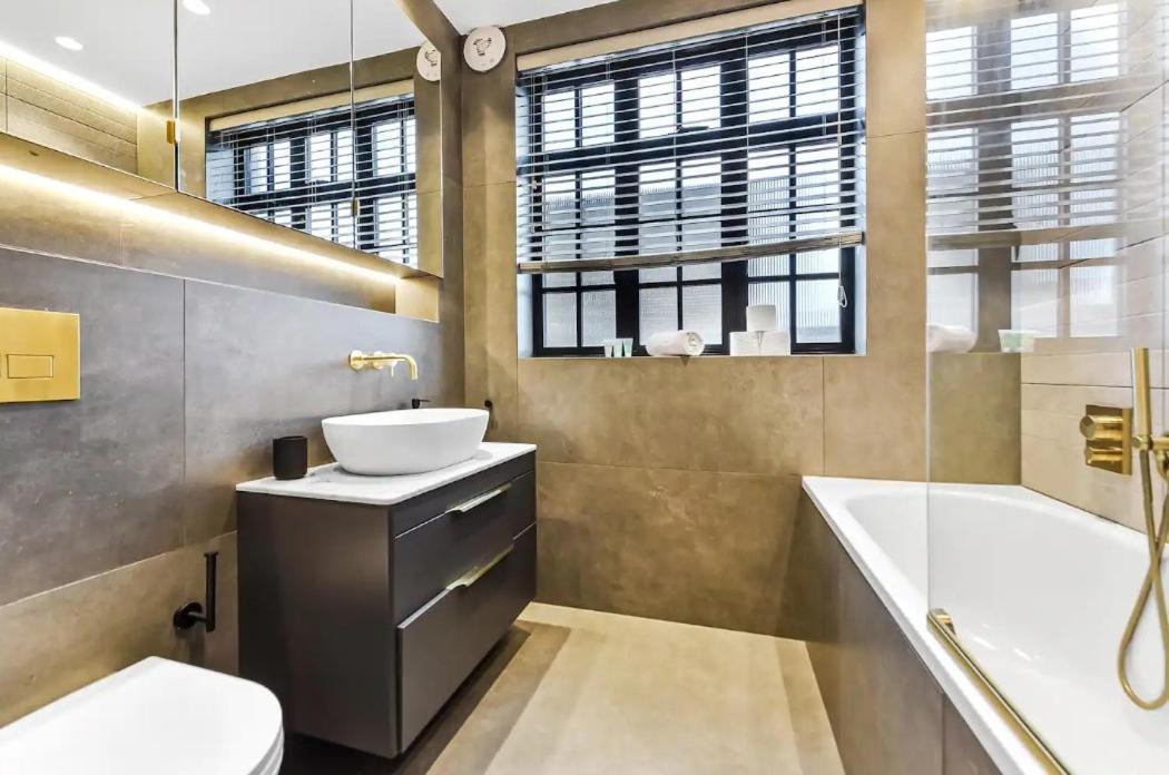 Outstanding 4 Bedroom Apartment
