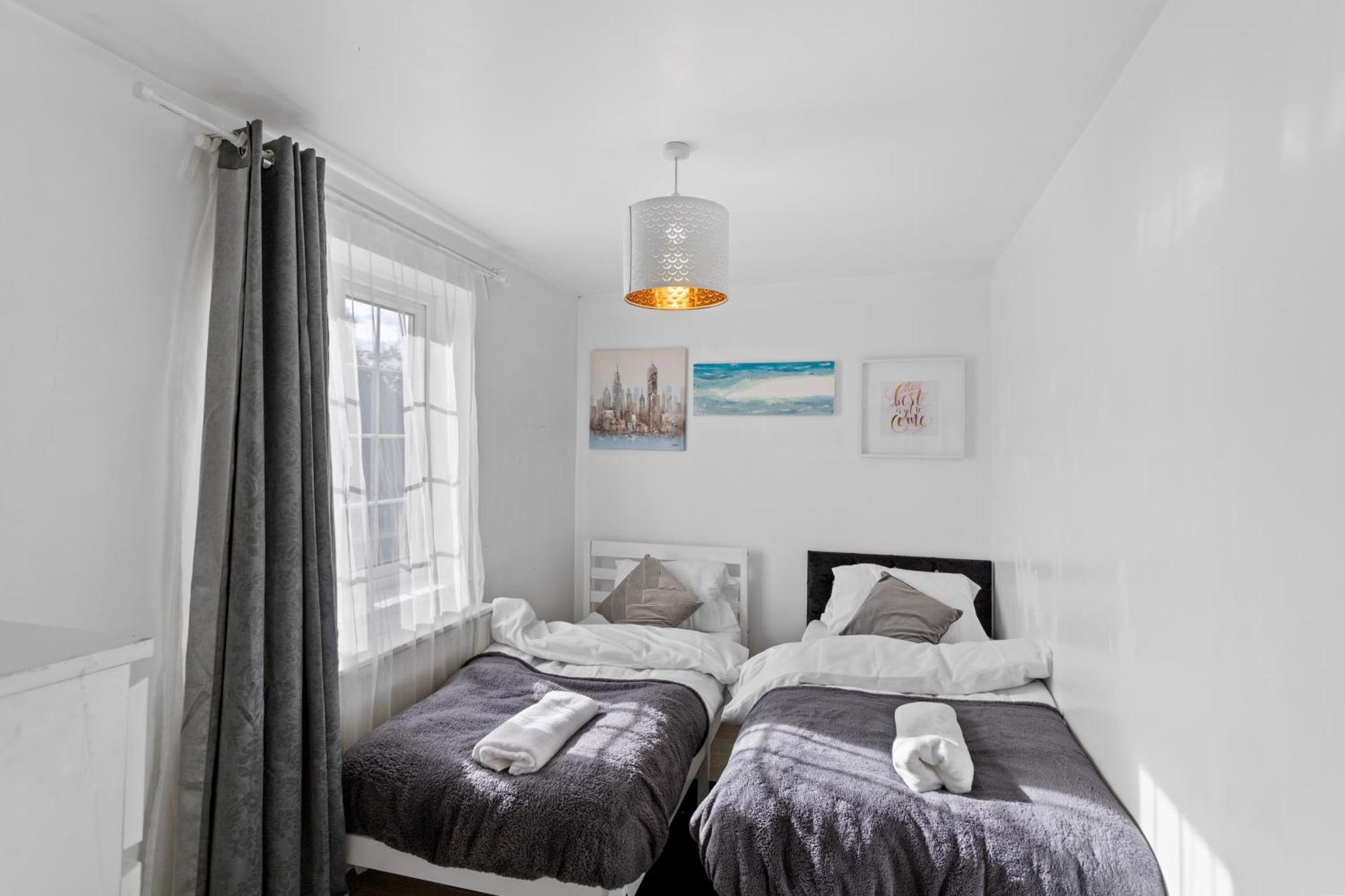 Cozy 3-bed House Near Lcy & Excel Ideal For Groups & Families Vakantiehuis