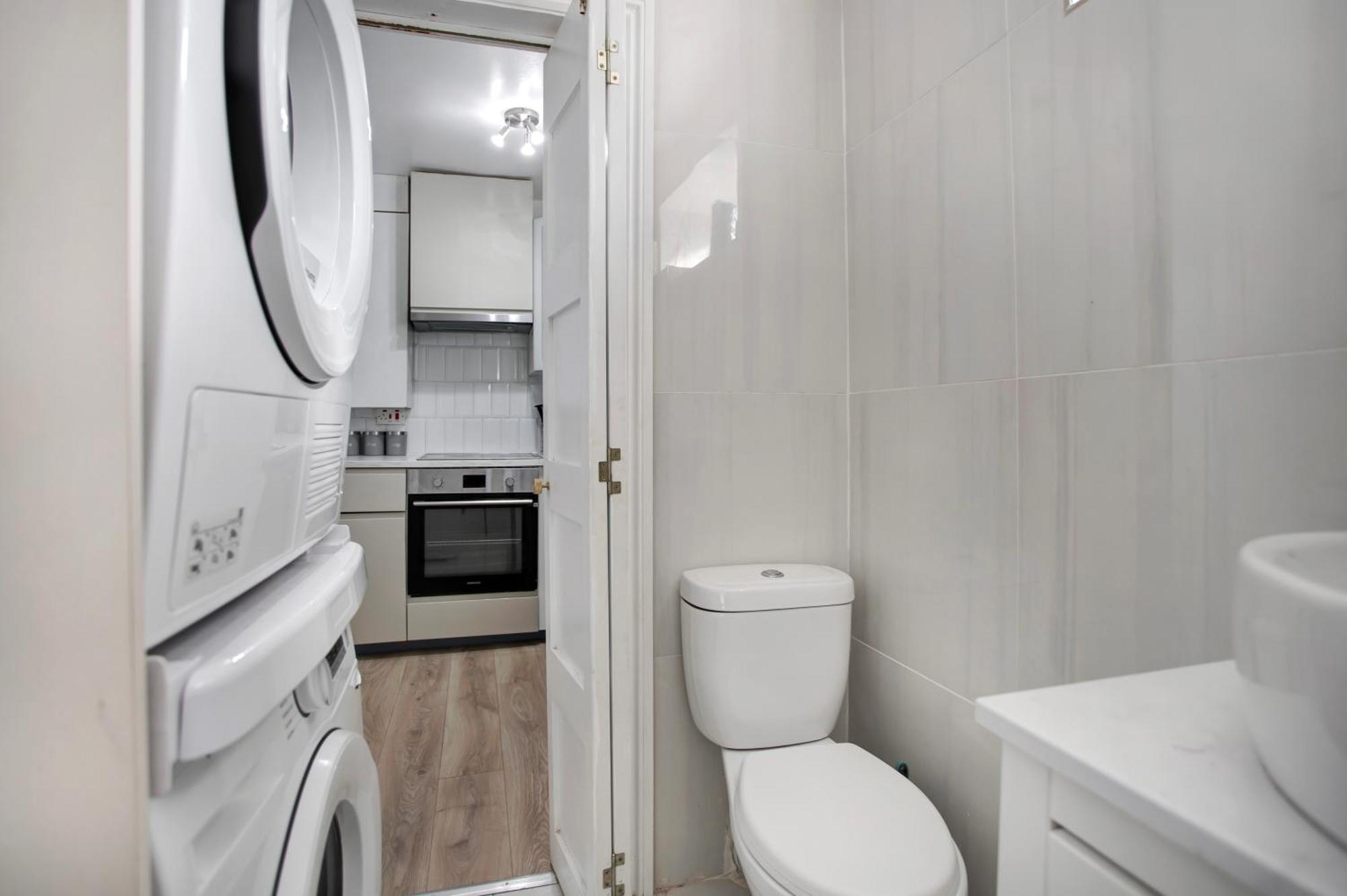 Cozy 3-bed House Near Lcy & Excel Ideal For Groups & Families Londen