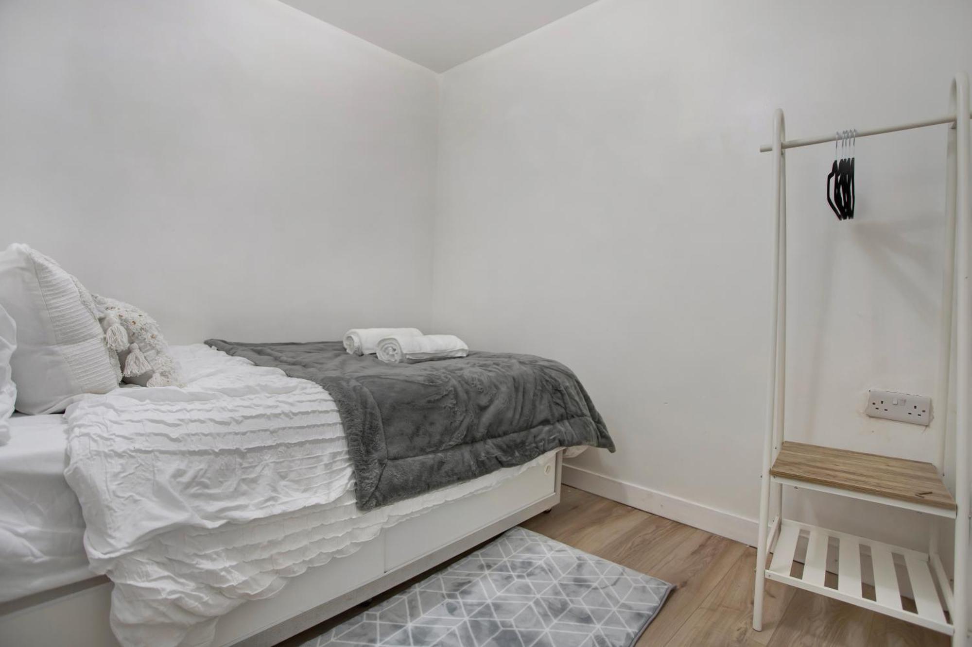 Vakantiehuis Cozy 3-bed House Near Lcy & Excel Ideal For Groups & Families Londen