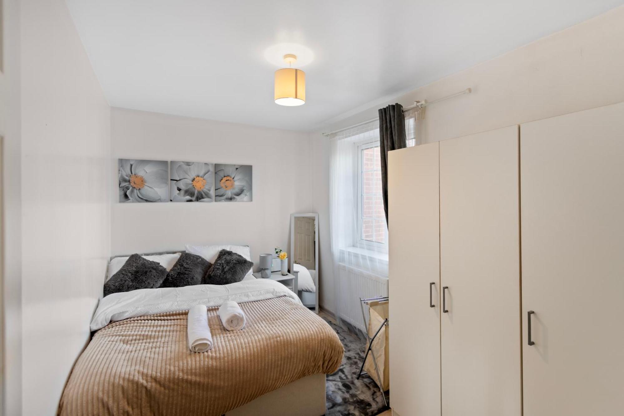Cozy 3-bed House Near Lcy & Excel Ideal For Groups & Families Londen