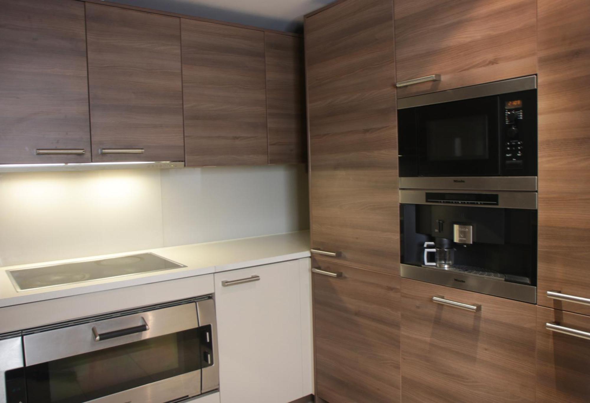Striking In The Heart Of Chelsea Apartment *