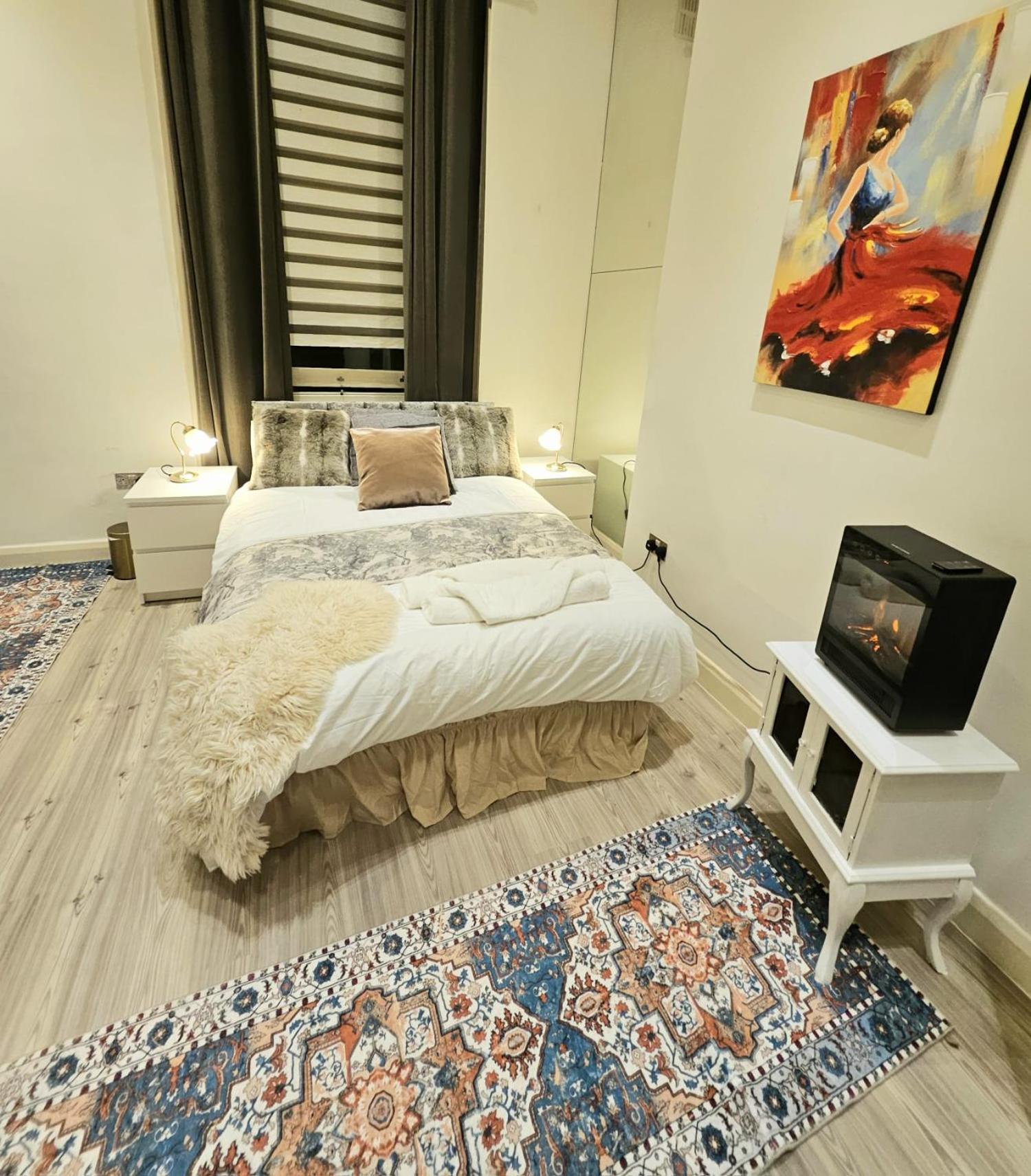 - Private & Fully Equipped * London
