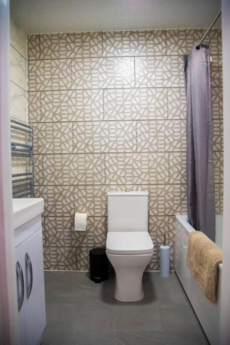 Smart Modern, Split Level Flat, Free Parking Appartement *