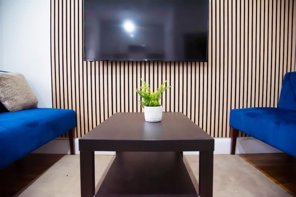 Appartement Smart Modern, Split Level Flat, Free Parking Londen
