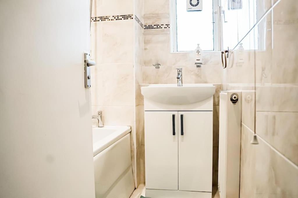 Spacious 3 Bedroom Flat London