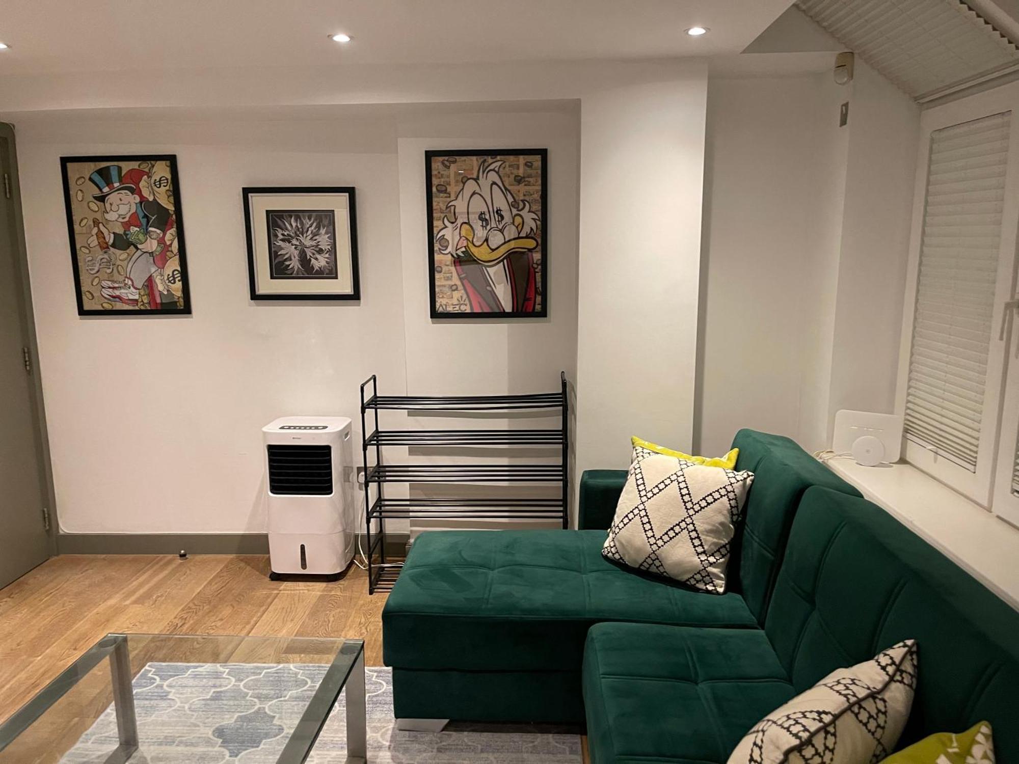 Apartment Hernstons Place London