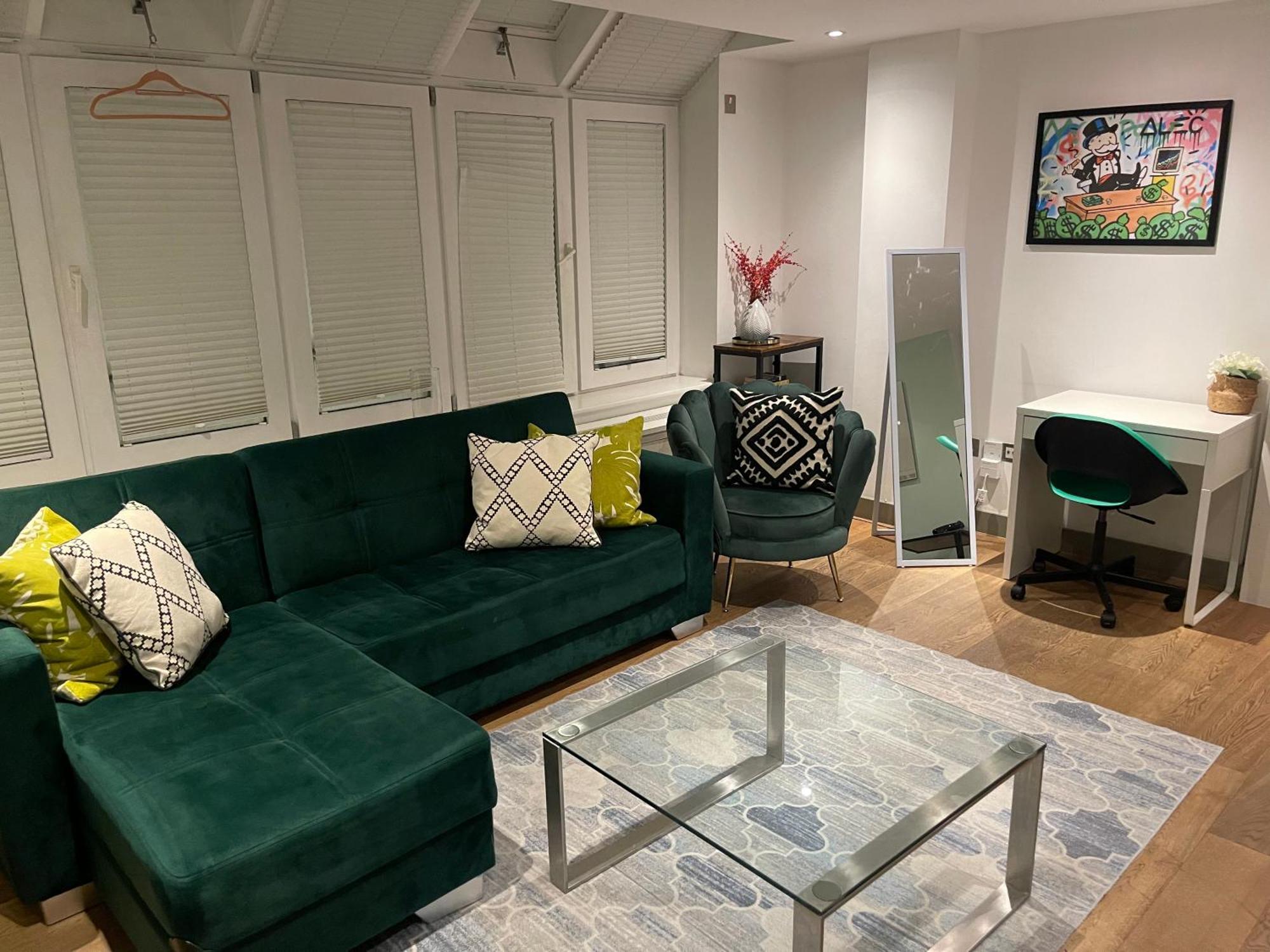 Apartment Hernstons Place London