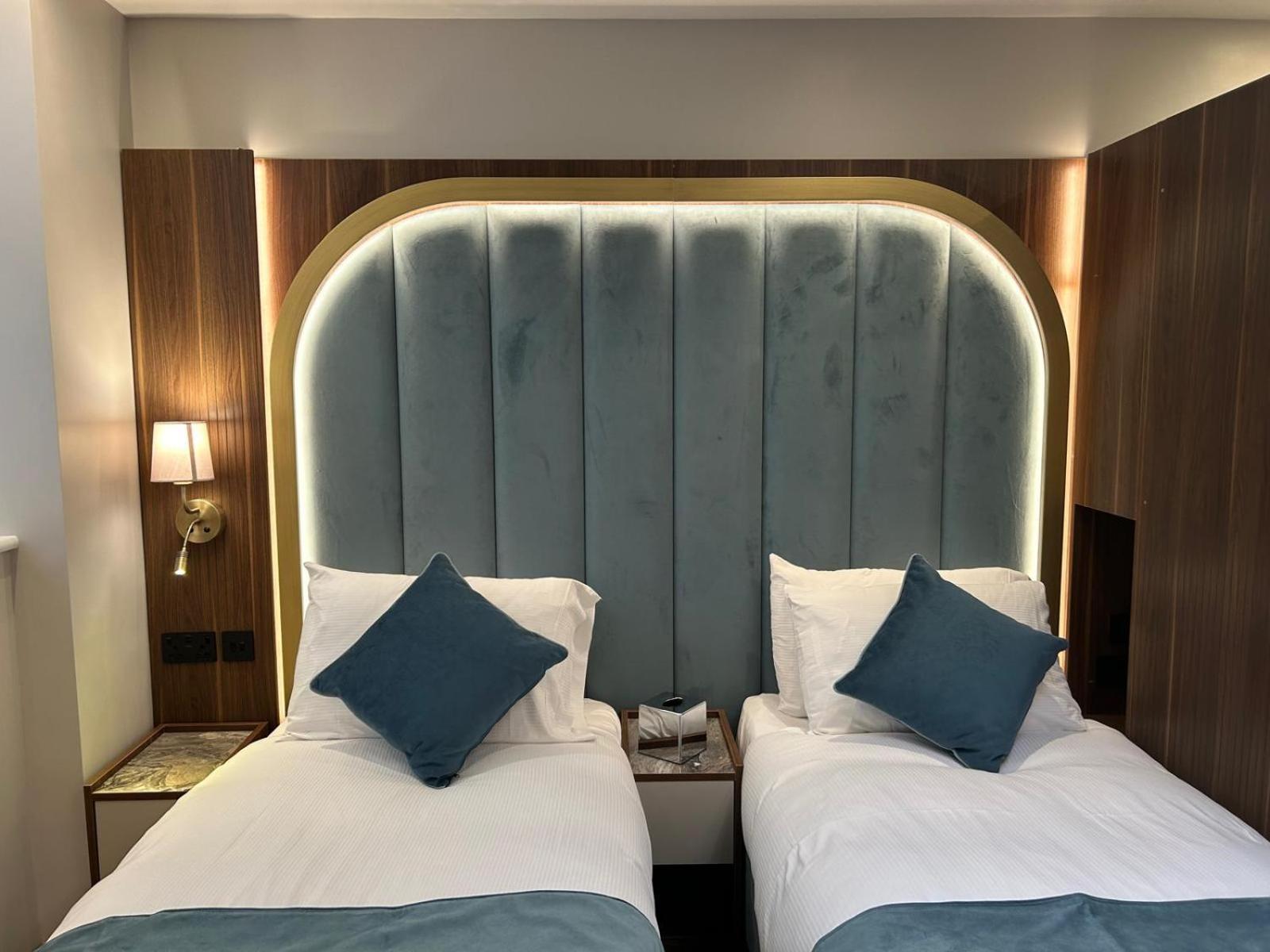 St 4* London