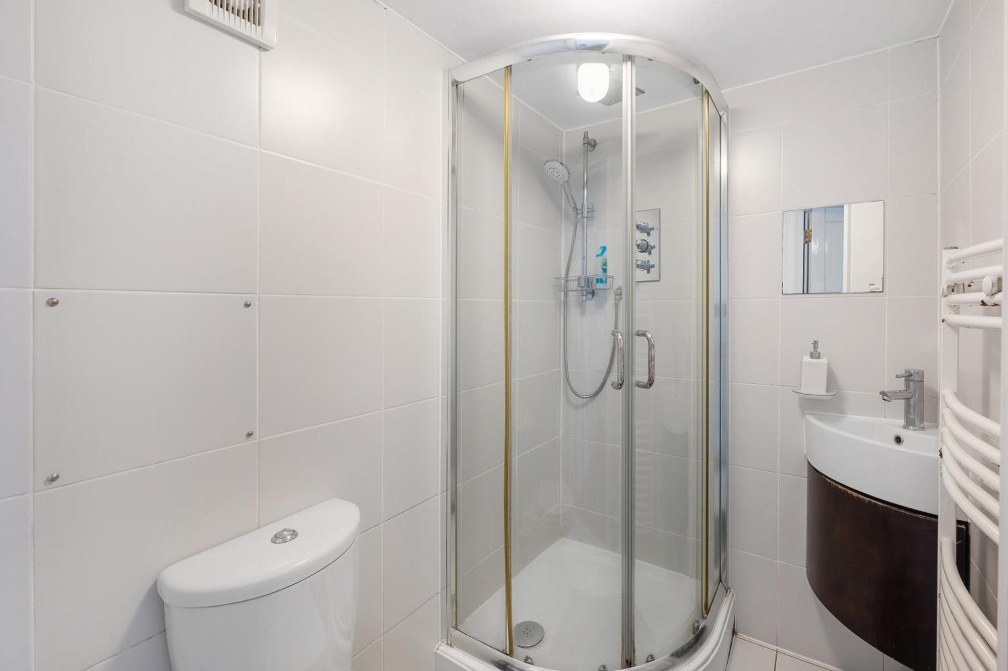 Flat Offers Superb Transport Connections Appartement