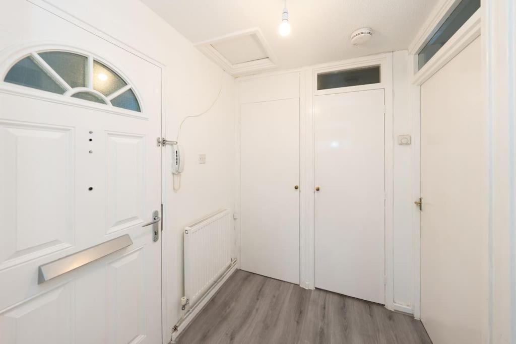 Appartamento Idyllic Stylish With Fast Speed Broadband & Free Parking Londra