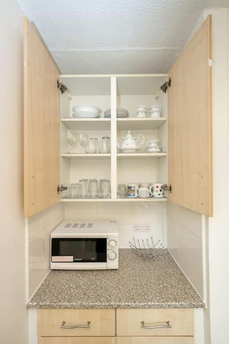 Idyllic Stylish With Fast Speed Broadband & Free Parking Appartamento *